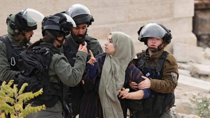 اعتقالات بالضفة الغربية بينهم سيدتين