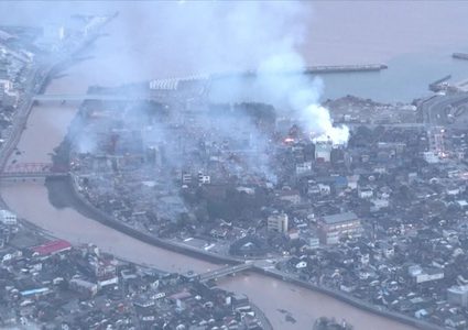 حرائق في مدينة واجيما اليابانية جرّاء الزلزال