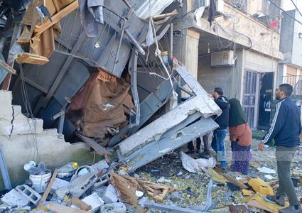 الاحتلال يفجر منزل عائلة الشهيد سند غنام ويواصل عدوانه على طولكرم ومخيميها