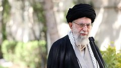 خامنئي أمر الجيش الإيراني بتجنب المواجهة مع الولايات المتحدة