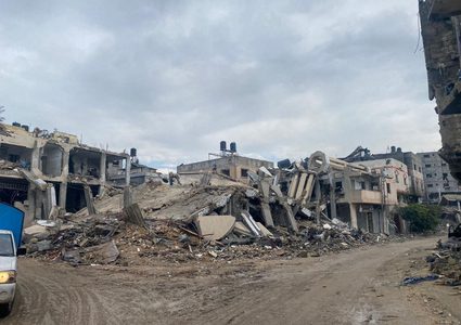 آثار الدمار الذي خلّفه عدوان الاحتلال المستمر على شارعي النزهة و القدس في جباليا