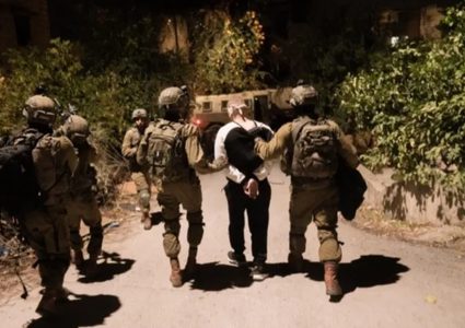 هيئة الأسرى ونادي الأسير: اعتقال 12 مواطنا من الضفة