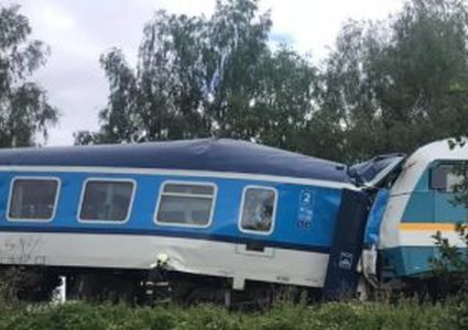 إصابة 24 شخصا في تصادم بين قطارين في مترو نيويورك