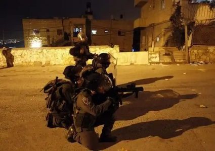 إصابات بالاختناق خلال اقتحام قوات الاحتلال بلدة الخضر