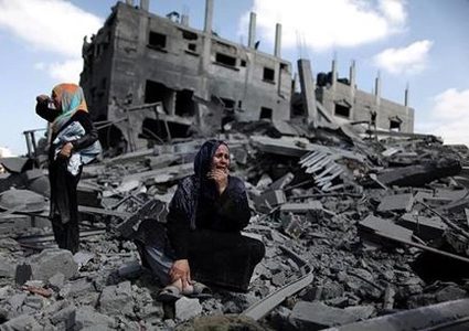 8 شهداء وعشرات الإصابات والمفقودين بقصف الاحتلال لمنزل في دير البلح