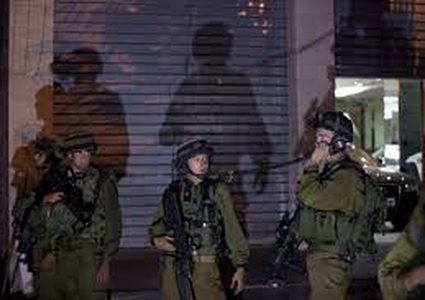 الاحتلال يداهم عددا من المنازل في بلدتي دورا ويطا