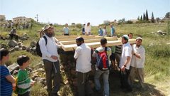 مستوطنون يهدمون غرفا زراعية وسلاسل حجرية ويجرفون 20 دونما في ترقوميا غرب الخليل