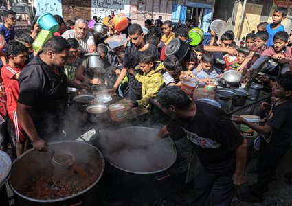 "بتسيلم": 2.2 مليون شخص في قطاع غزة يعانون الجوع