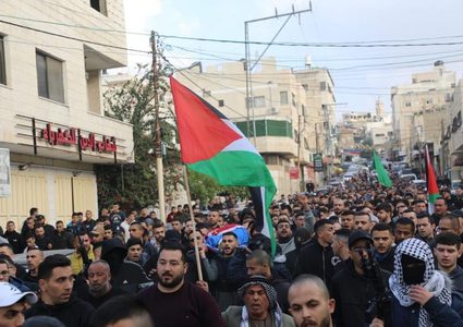 تشييع جثمان الشهيد طارق شاهين الى مثواه الأخير في مدينة طولكرم