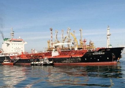 العراق يرسل باخرة محملة بـ 10 ملايين لتر وقود إلى غزة