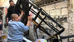 جانب من الدمار الذي خلفه الاحتلال في المنزل الذي اقتحمه في مخيم عسكر بنابلس