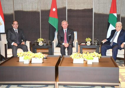 القادة في القمة الثلاثية يؤكدون تصديهم لأية خطط إسرائيلية لتهجير الفلسطينيين