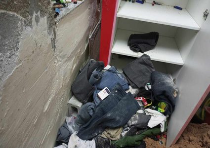 أثار الدمار في نابلس بعد انسحاب قوات الاحتلال