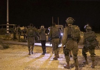 الاحتلال يقتحم يعبد وجلبون ويعتقل شابا عند حاجز عسكري