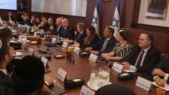 مجلس وزراء الاحتلال يناقش مقترحا قطريا لصفقة تبادل أسرى