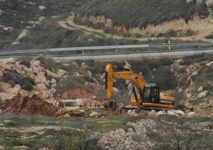 الاحتلال يجرف 6 دونمات في تل الرميدة وسط الخليل