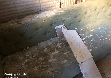 الدمار الذي خلفته قوات الاحتلال داخل مقهى بعد تفجيره في البلدة القديمة بنابلس