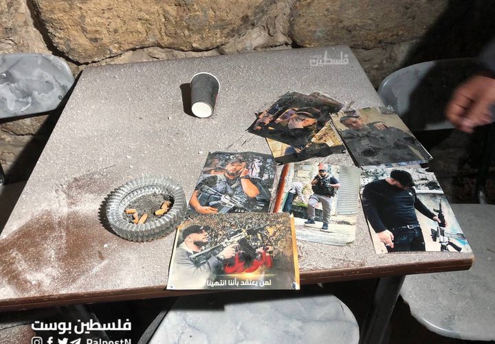 الدمار الذي خلفته قوات الاحتلال داخل مقهى بعد تفجيره في البلدة القديمة بنابلس