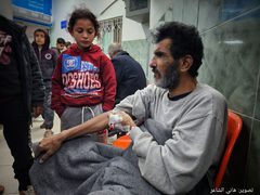 معتقلون من غزة تعرضوا للتعذيب قبل إفراج الاحتلال عنهم عبر معبر كرم أبو سالم.