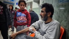 معتقلون من غزة تعرضوا للتعذيب قبل إفراج الاحتلال عنهم عبر معبر كرم أبو سالم.