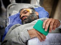 معتقلون من غزة تعرضوا للتعذيب قبل إفراج الاحتلال عنهم عبر معبر كرم أبو سالم.