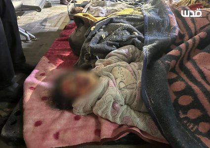 في أحدث حصيلة: 10 شهداء غالبيتهم أطفال وعدد من الجرحى إثر قصف الاحتلال لمنزل يأوي نازحين قرب معبر رفح جنوب قطاع غزة.