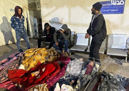 في أحدث حصيلة: 10 شهداء غالبيتهم أطفال وعدد من الجرحى إثر قصف الاحتلال لمنزل يأوي نازحين قرب معبر رفح جنوب قطاع غزة.