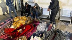 شاهد| 10 شهداء غالبيتهم أطفال وعدد من الجرحى إثر قصف الاحتلال لمنزل يأوي نازحين