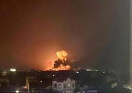 صنعاء تتعرض للقصف مجددا.. تطورات الهجوم الأمريكي البريطاني على مواقع في اليمن