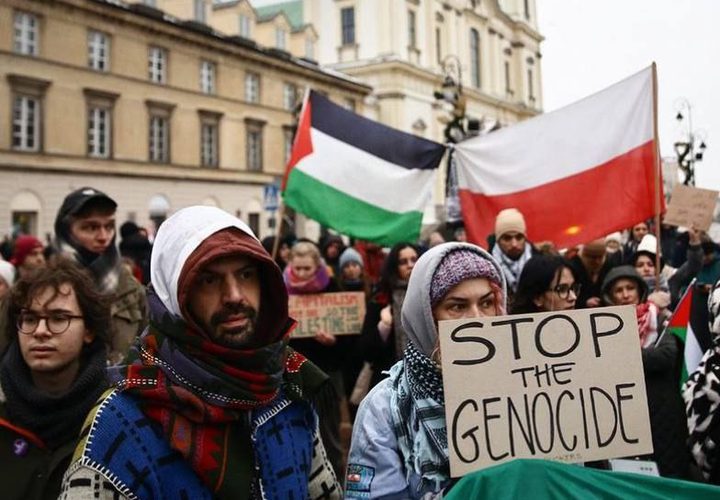 تظاهرة في العاصمة البولندية وارسو تضامنا مع غزة وتنديداً بجرائم الاحتلال