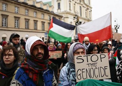 تظاهرة في العاصمة البولندية وارسو تضامنا مع غزة وتنديداً بجرائم الاحتلال