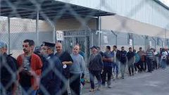 خطة إسرائيلية تدرس إدخال عمال الضفة الذين تبلغ أعمارهم 45 عامًا فما فوق