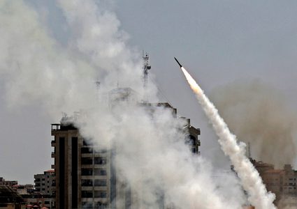 كتائب القسام تستهدف أسدود برشقة صاروخية