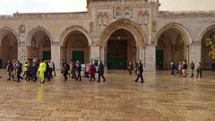 عشرات المستوطنين يقتحمون المسجد الأقصى