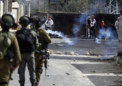 إصابات بالاختناق خلال مواجهات مع الاحتلال في قرية حوسان