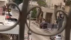 قوات الاحتلال تقتحم حي المخفية في نابلس وتعتقل شابين وتصيب أربعة آخرين