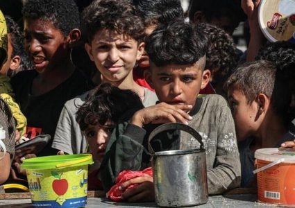 خبراء الأمم المتحدة: إسرائيل دمرت النظام الغذائي في غزة واستخدمت الغذاء كسلاح