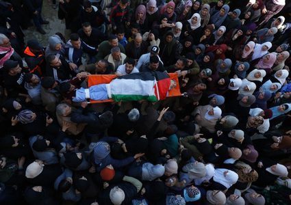 تشييع جثمان الشهيد فارس خليفة في طولكرم