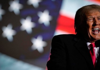 ترامب يفوز بولاية ايوا وبايدن يعتبره الأوفر حظا من منافسيه