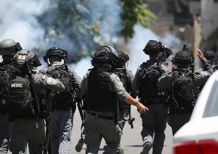 شرطة الاحتلال تصدم مركبة مواطن وتعتقله في بيت لحم