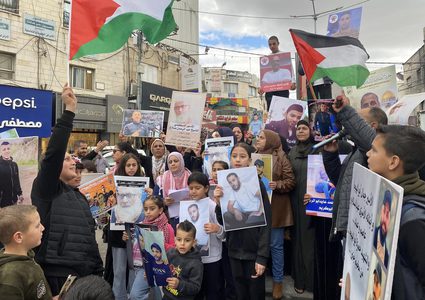 وقفة دعم واسناد للمعتقلين في سجون الإحتلال في مدينة جنين