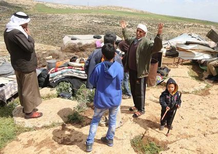 الاحتلال يهدم دفيئة زراعية في جيوس شرق قلقيلية