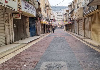 إضراب شامل في نابلس تحدادا على أرواح شهداء القصف الإسرائيلي فجر اليوم