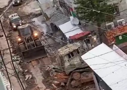 الاحتلال يواصل عدوانه في مدينة طولكرم ومخيمها وسط تخريب للبنية التحتية