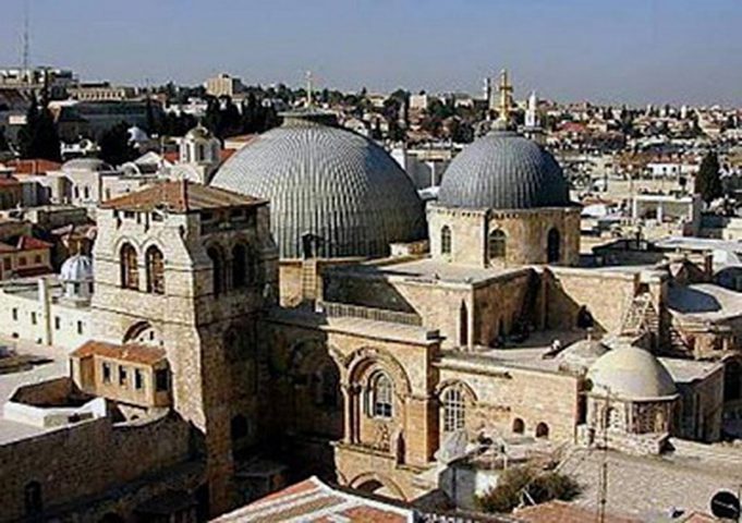 الكنيسة الأرمنية في فلسطين تبدأ إحياء شعائرها الدينية بعيد الميلاد المجيد