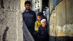 آثار الدمار الذي خلّفه طيران الاحتلال في منزل عائلة الزاملي في رفح