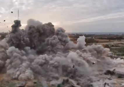 الاحتلال ينسف مبنى جامعة الاسراء في غزة