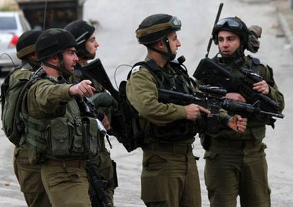الاحتلال يحتجز عددا من المواطنين في بيت لحم