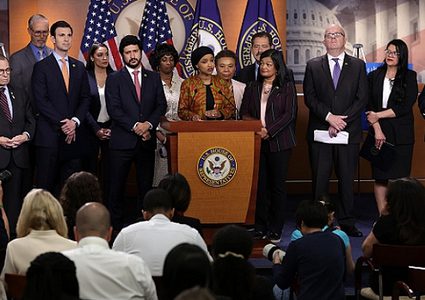 نواب أميركيون يرفضون التهجير القسري بغزة وآخرون يدعون إلى إقامة دولة فلسطينية