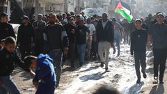 جماهير شعبنا في طولكرم تشيع جثامين 6 شهداء إلى مثواهم الأخير